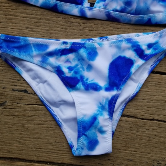 TIE DYE CUTE BLUE BIKINI - Picture 4 of 8